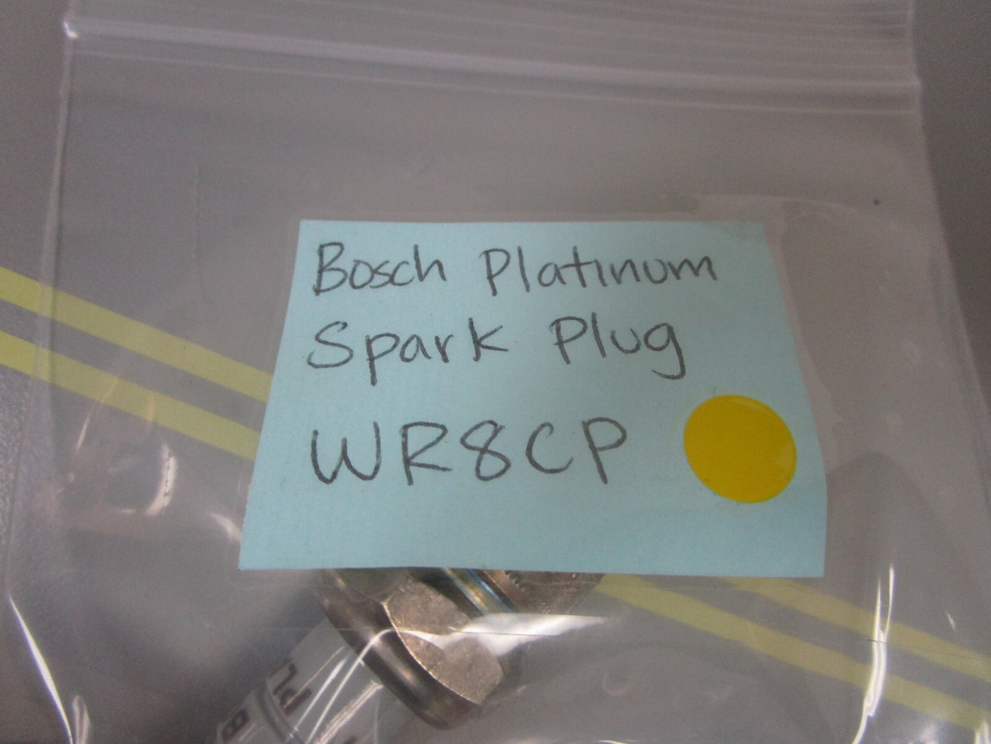 *NEW OEM* 0810 Bosch Platinum Spark Plug WR8CP