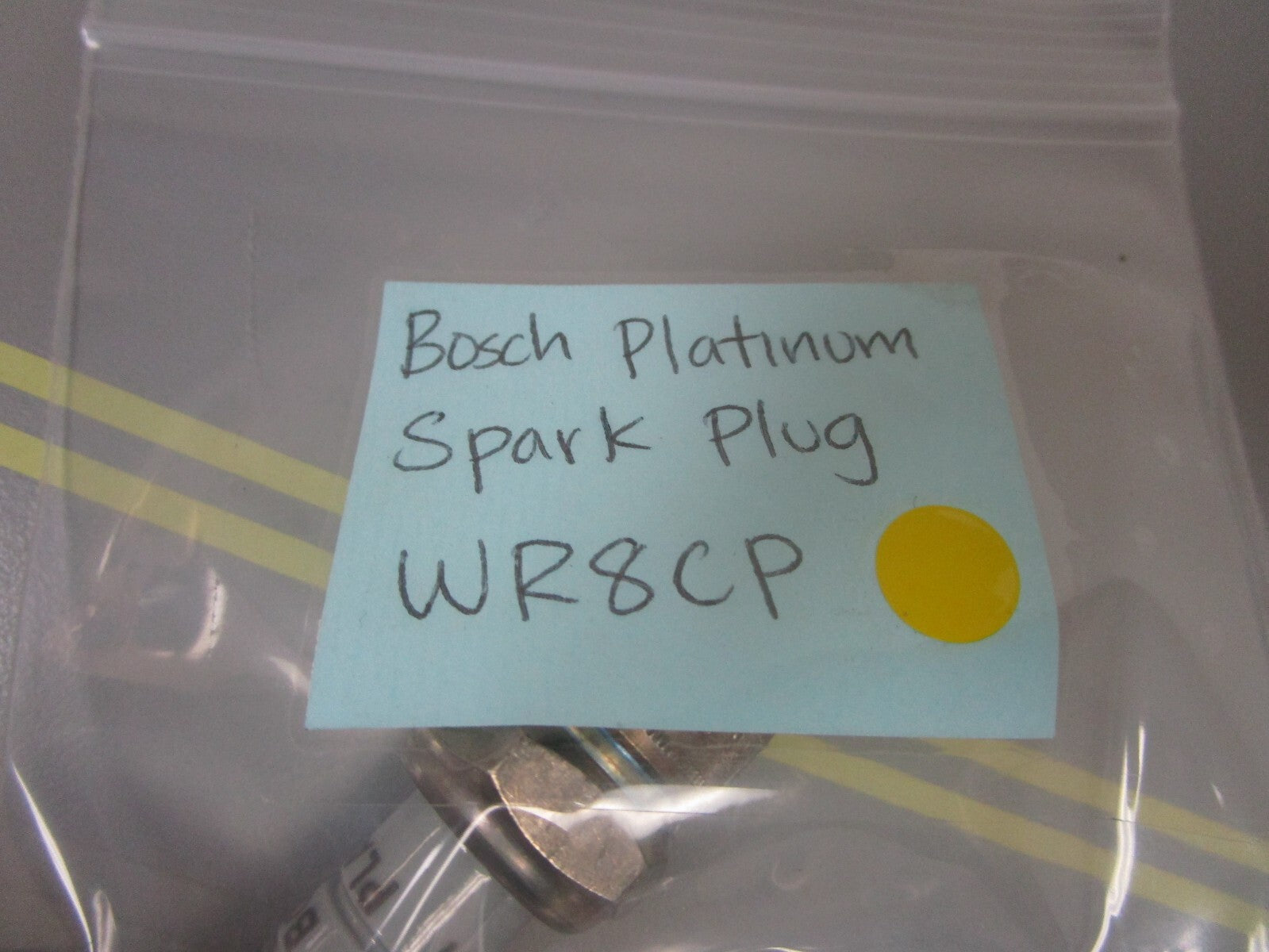 *NEW OEM* 0810 Bosch Platinum Spark Plug WR8CP