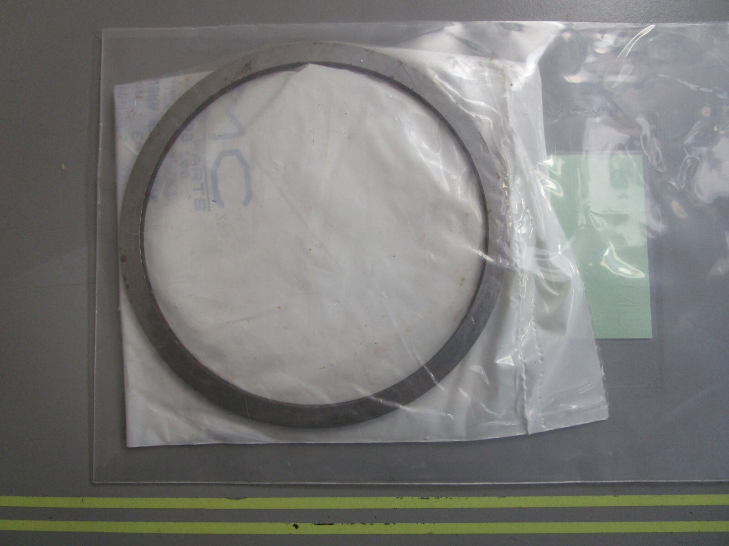 *NEW OEM* 0810 OMC Johnson Evinrude Ring 3852868