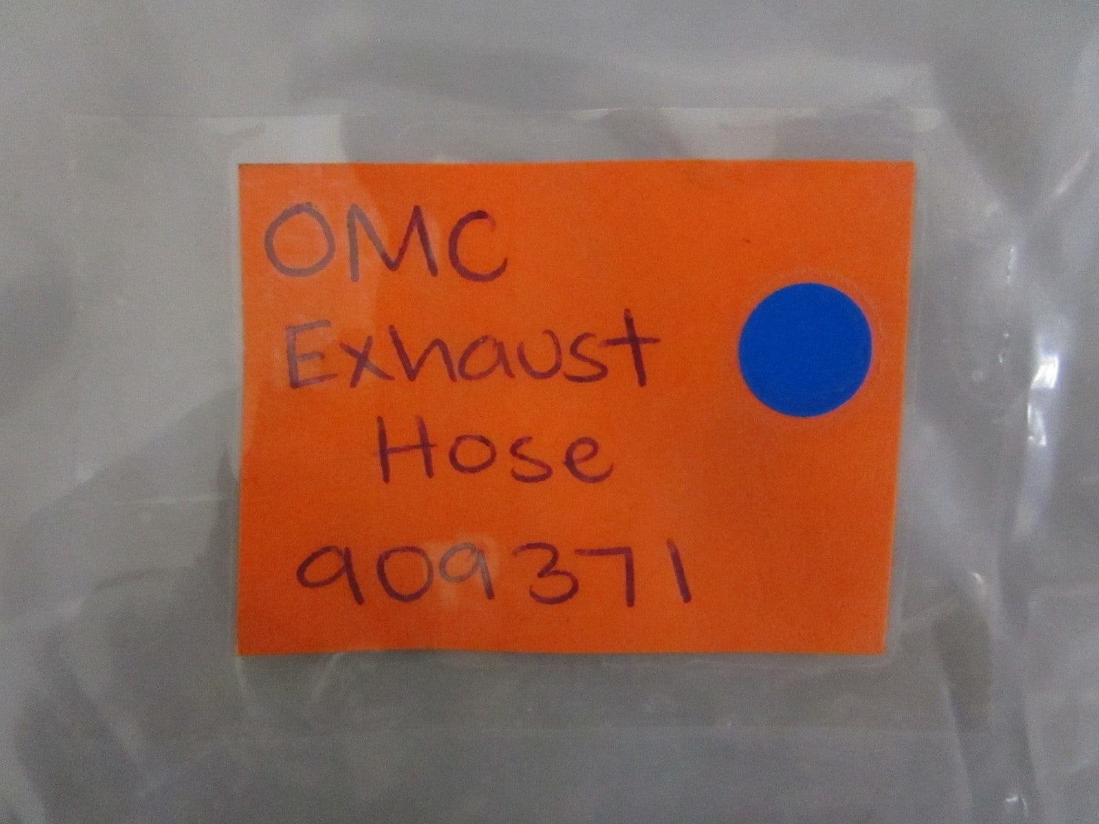 NEW OEM 909371 0909371 OMC Johnson Evinrude Exhaust Hose 0820
