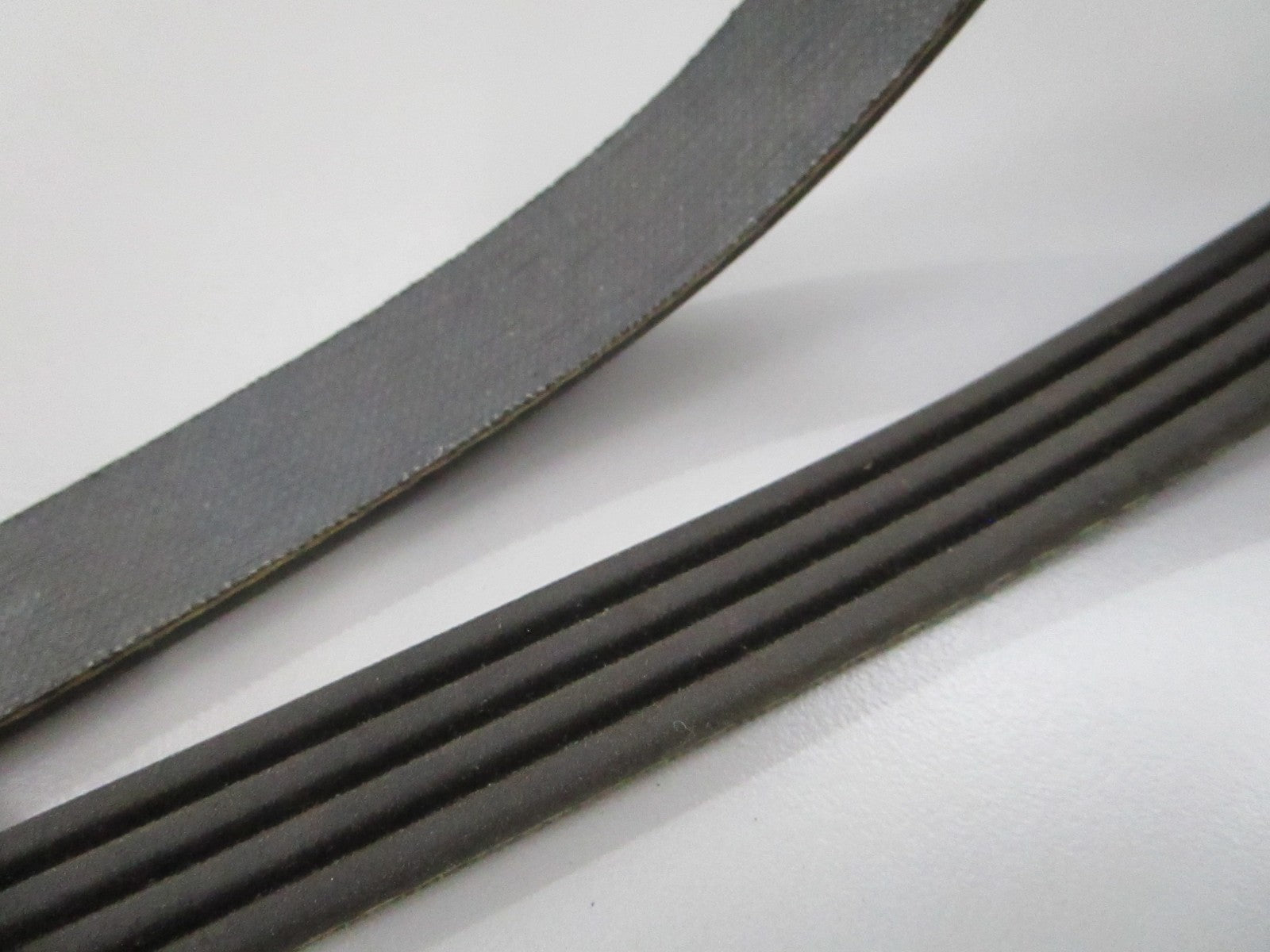NEW OEM 57-828507 Mercury Quicksilver V-Belt 0810