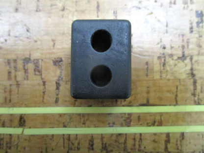 *NEW OEM* 0750 OMC Johnson Evinrude THRUST MOUNT 318994 0318994
