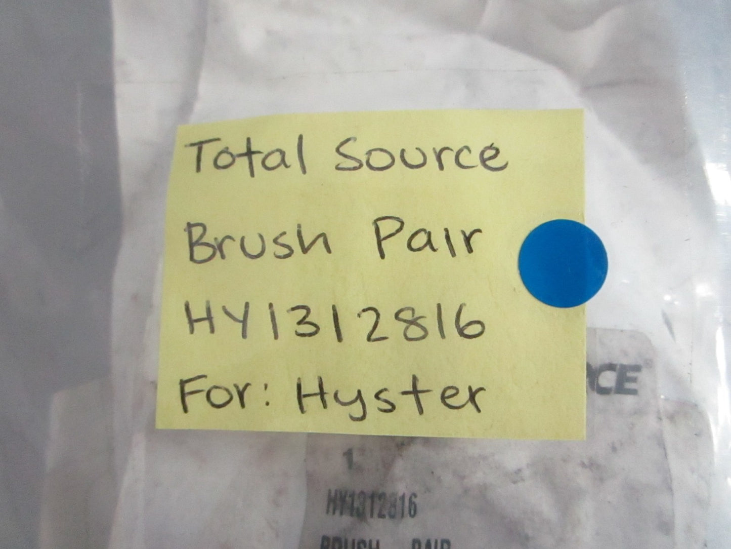 NEW HY1312816 Total Source Brush Pair For: Hyster 0820