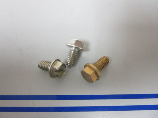 *NEW OEM* (LOT OF 2) 0770 OMC Johnson Evinrude Screw 328724 0328724