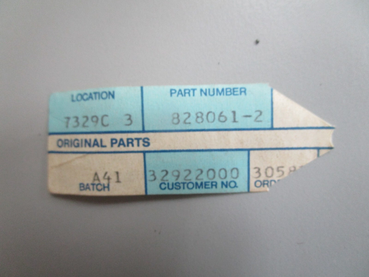 *NEW OEM* 0810 Volvo Penta Bracket 828061