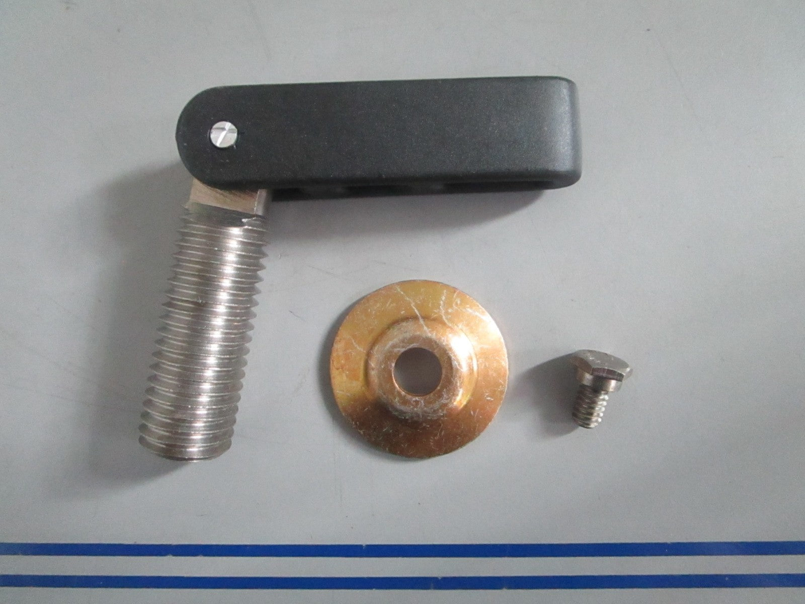 NEW OEM 391434 0391434 OMC Johnson Evinrude Clamp Bracket Screw Kit 0820