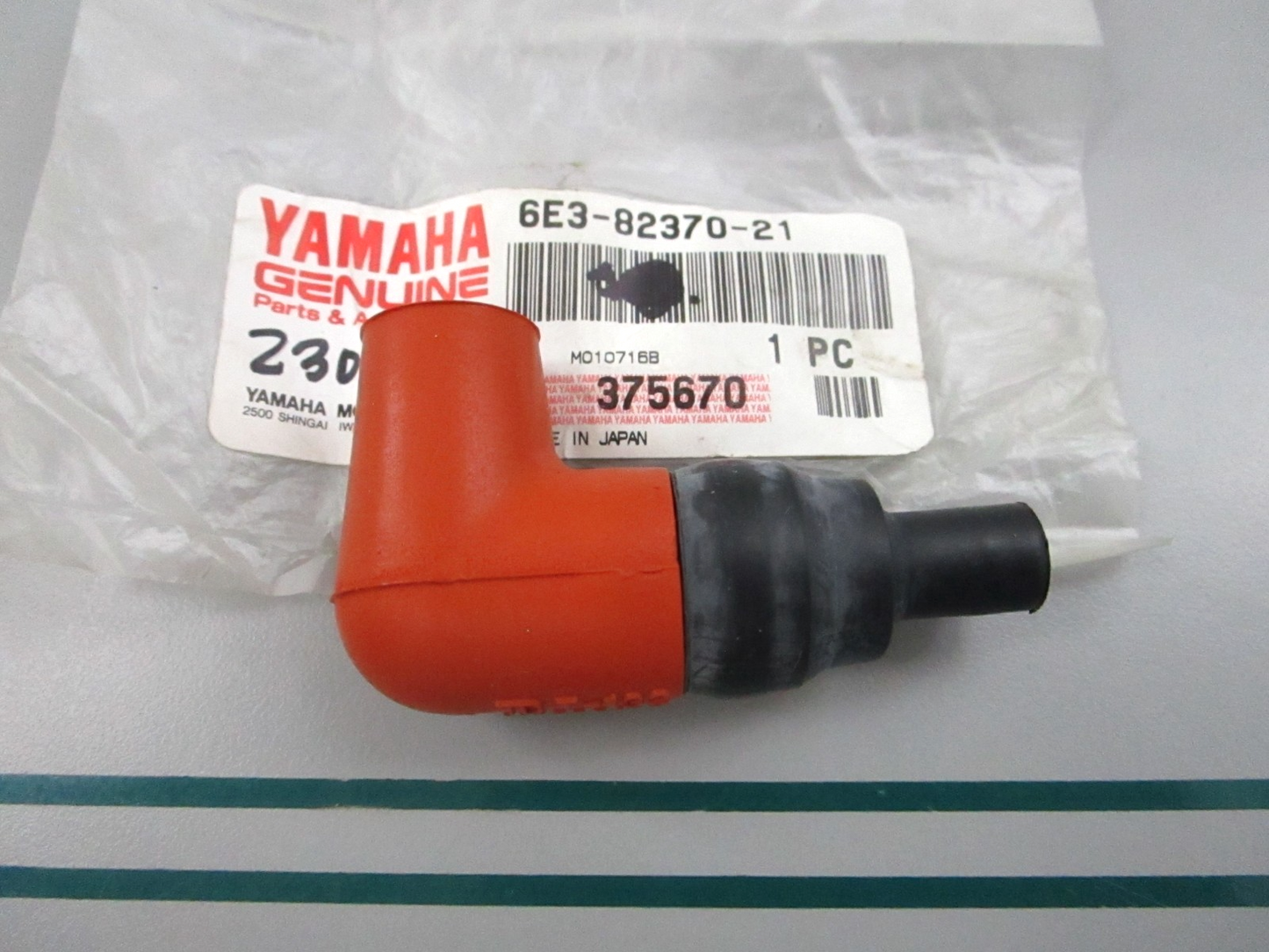 NEW OEM 6E3-82370-21-00 Yamaha Plug Cap 0810