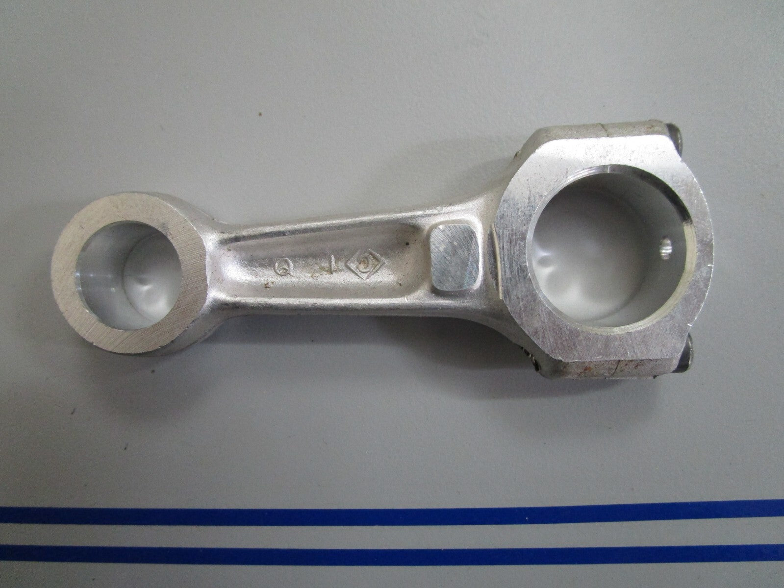 *NEW OEM* 0820 OMC Johnson Evinrude Connecting Rod 394692 0394692