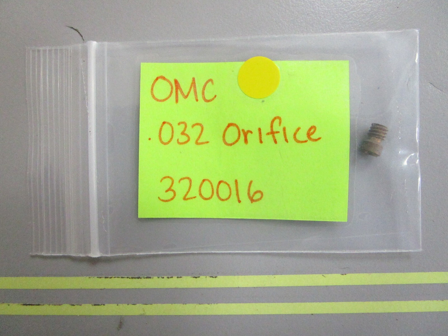 *NEW OEM* 0810 OMC Johnson Evinrude .032 Orifice 320016 0320016