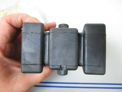 *NEW OEM* 0720 OMC Johnson Evinrude Lower Rubber Mount 5005694