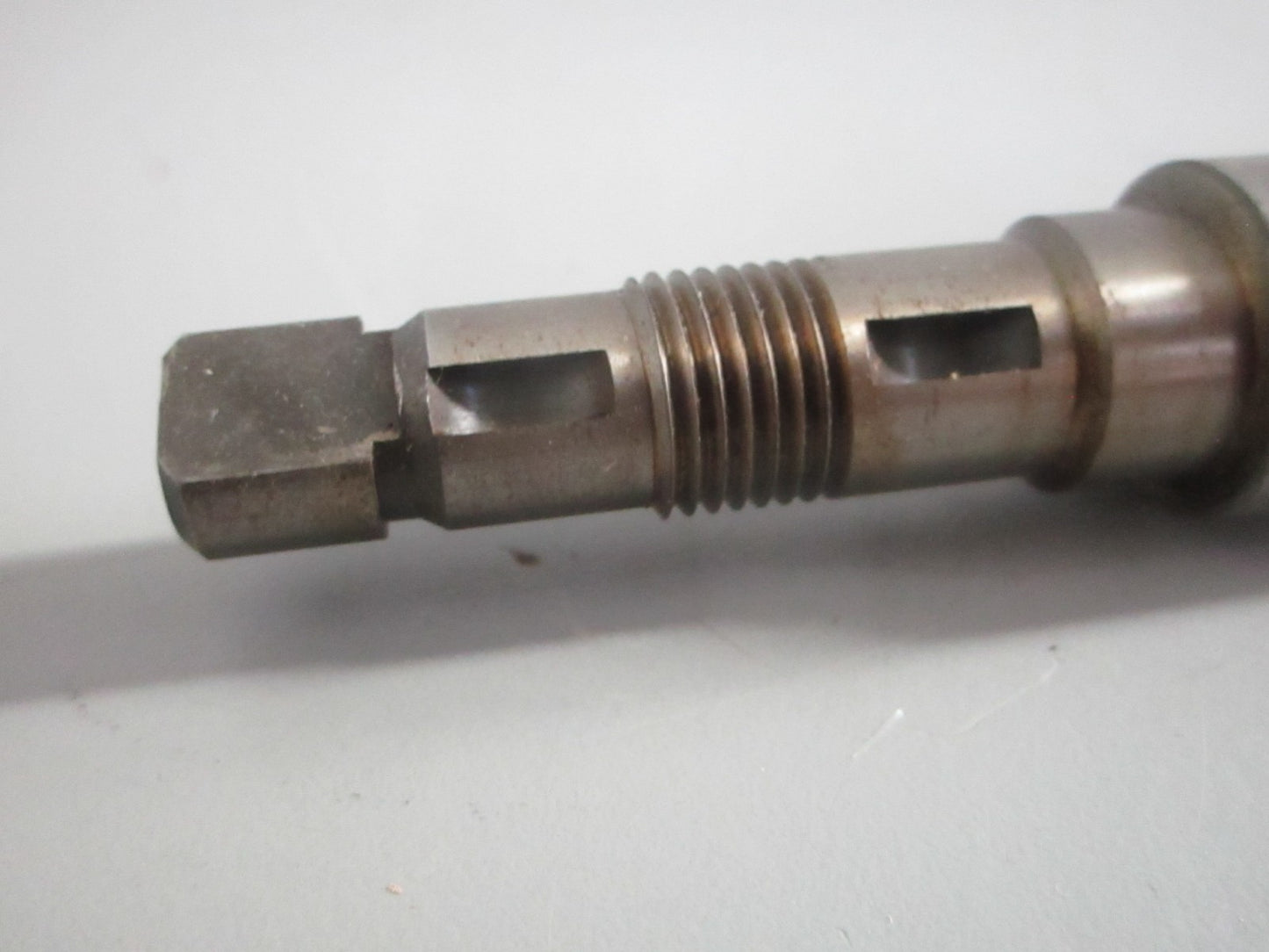 NEW OEM 580417 0580417 OMC Johnson Evinrude Shaft & Ball 0820