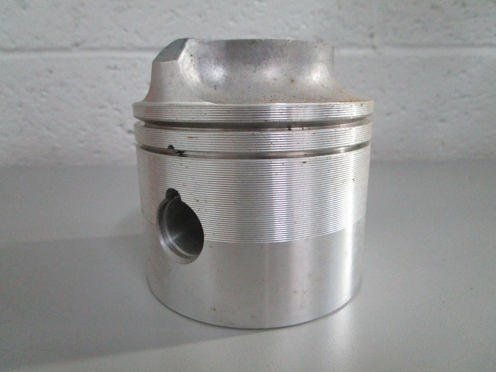 NEW OEM 396584 0396584 OMC Johnson Evinrude .030 Piston 0820