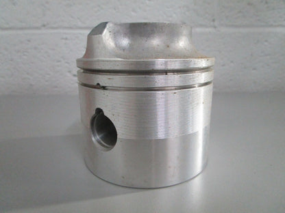 NEW OEM 396584 0396584 OMC Johnson Evinrude .030 Piston 0820