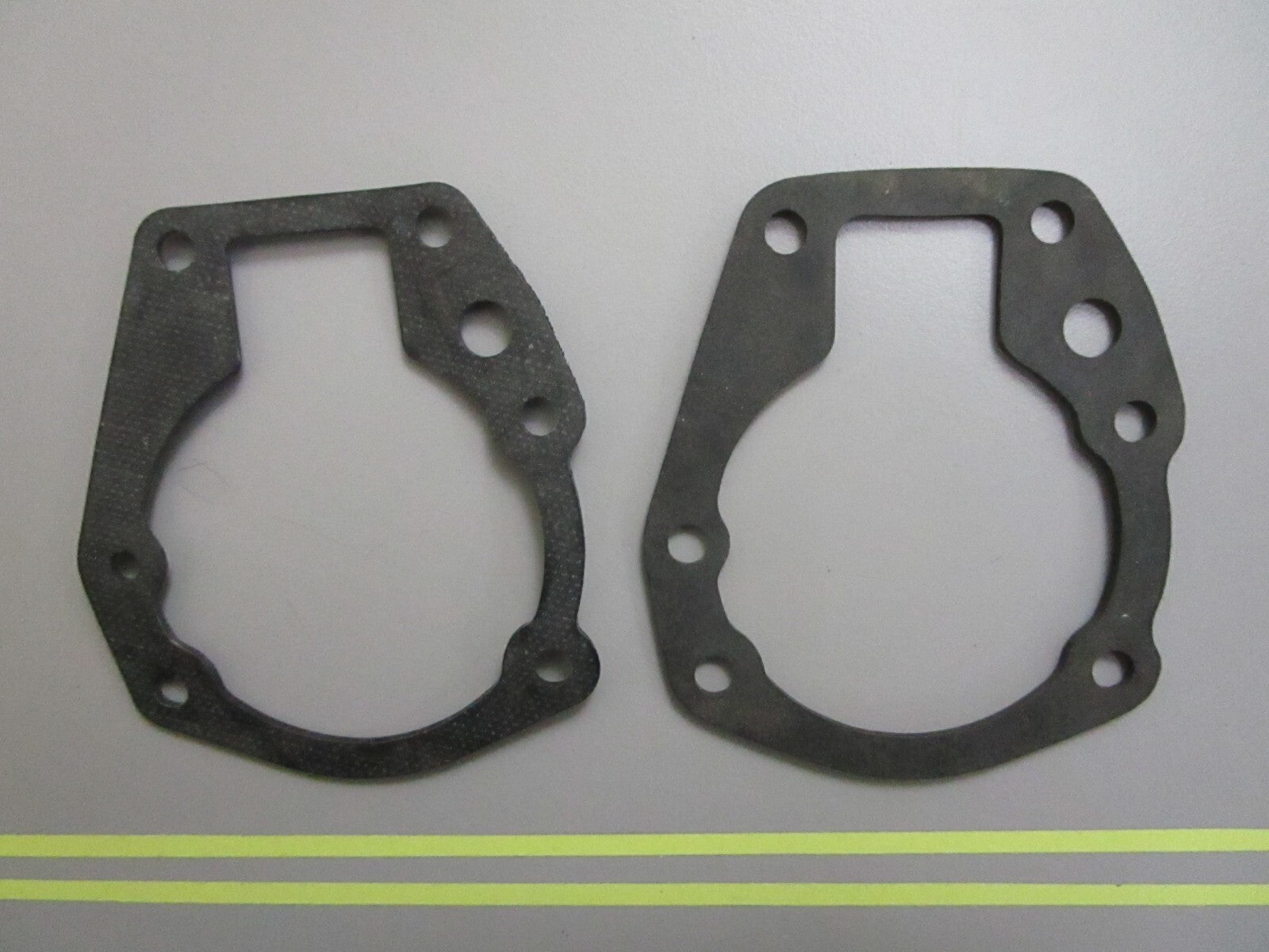 *NEW OEM* (LOT OF 2) 0810 OMC Johnson Evinrude Gasket 331203 0331203