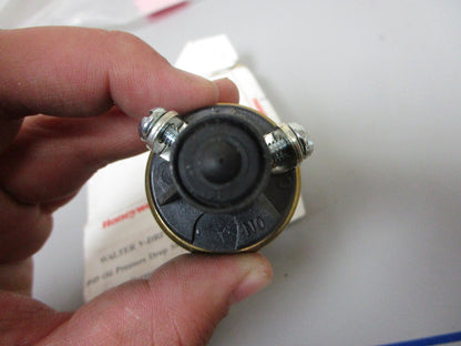 *NEW OEM* 0720 Honeywell Oil Pressure Switch 76061-49
