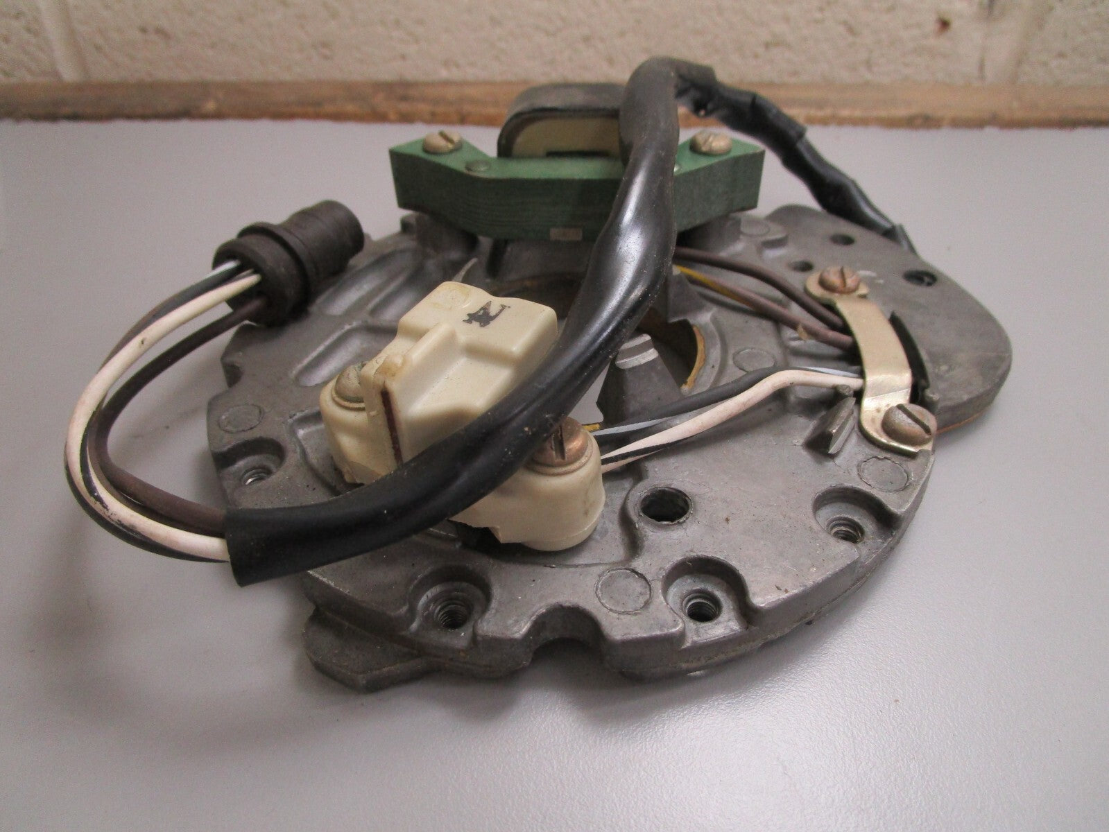 *NEW OEM* 0820 OMC Johnson Evinrude Plate & Sleeve Ay 391225 0391225