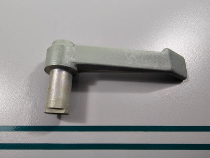 NEW OEM 321318 0321318 OMC Johnson Evinrude Latch Handle 0810