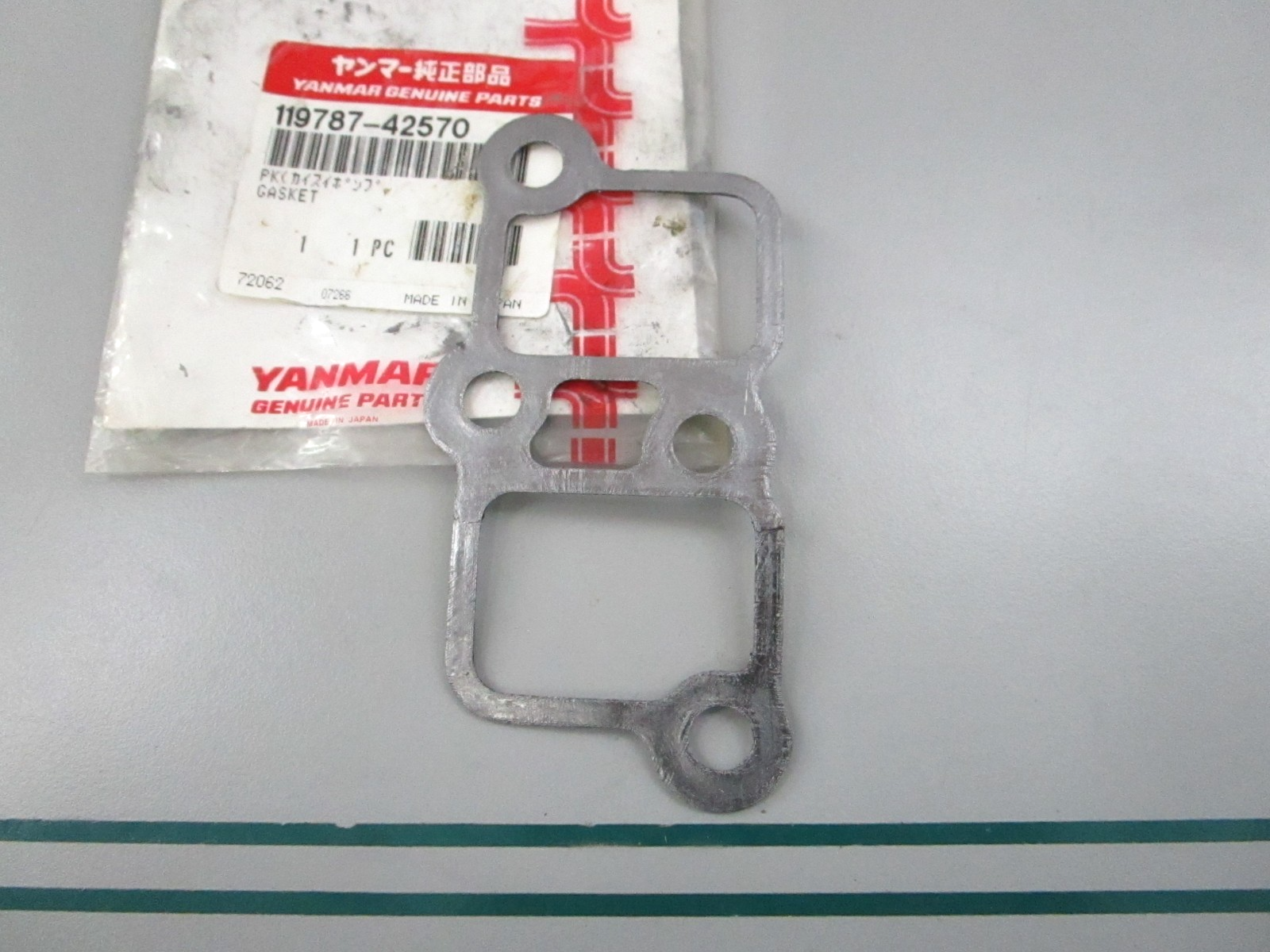 NEW OEM 119787-42570 Yanmar Gasket 0810