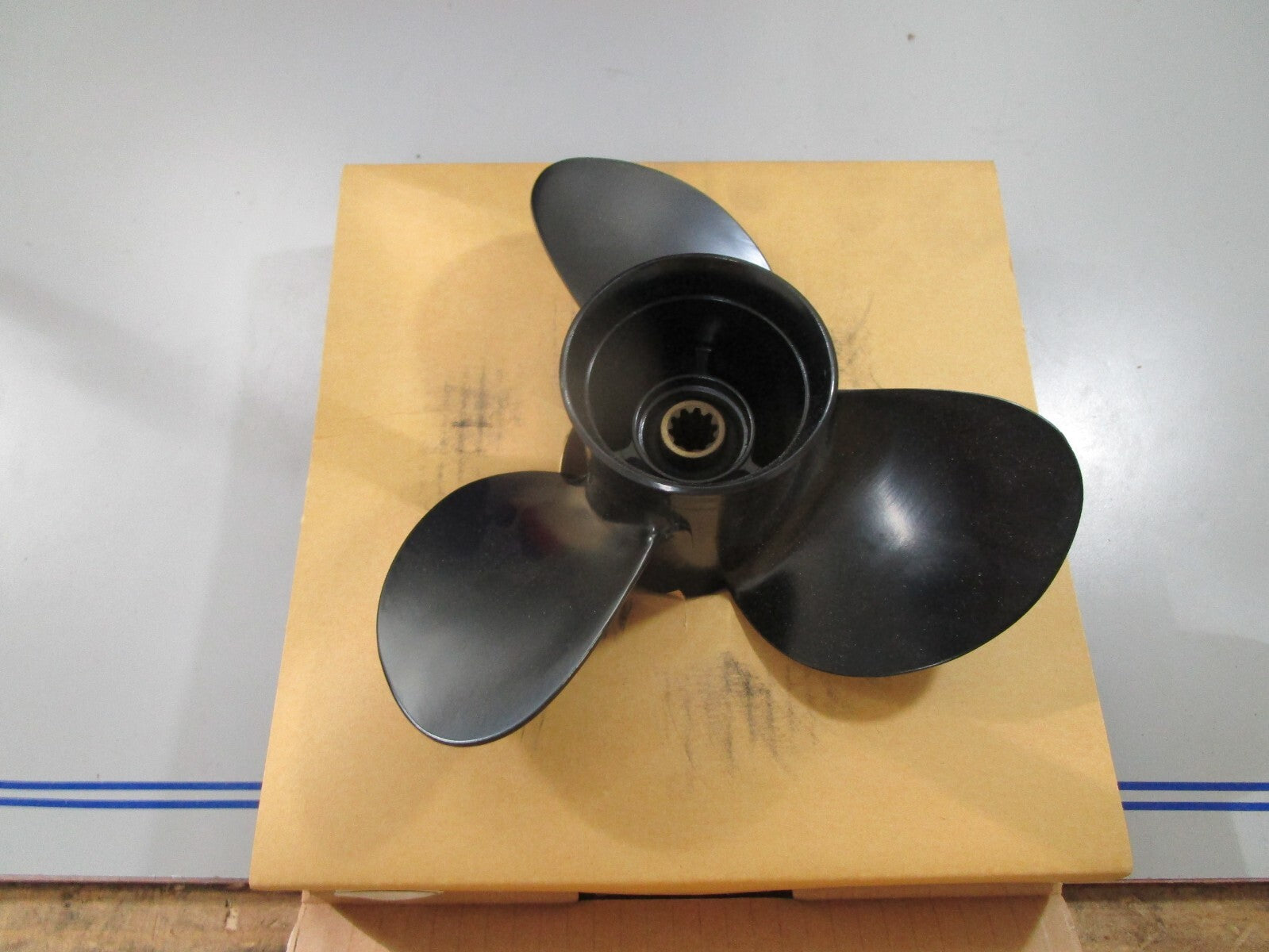 *NEW OEM* 0820 OMC Johnson Evinrude 9¼×10 RH Propeller 50053585
