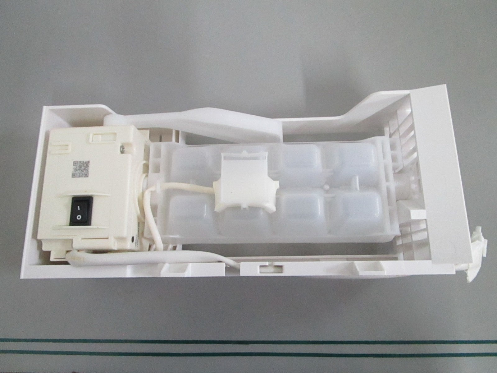 Whirlpool W11546935 NEW OEM Refrigerator Ice Maker Assy Maytag KitchenAid 0820