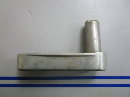 *NEW OEM* 0770 OMC Johnson Evinrude Front and Rear Latch Handle and Shaft 382645