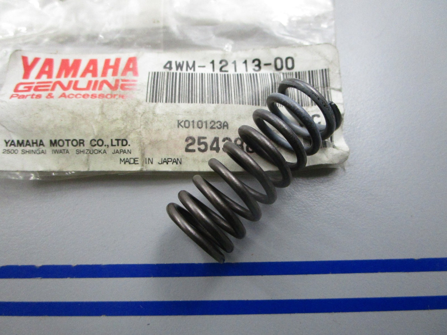 NEW OEM 4WM-12113-00-00 Yamaha Spring 0810