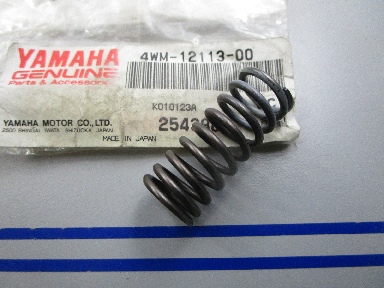 NEW OEM 4WM-12113-00-00 Yamaha Spring 0810