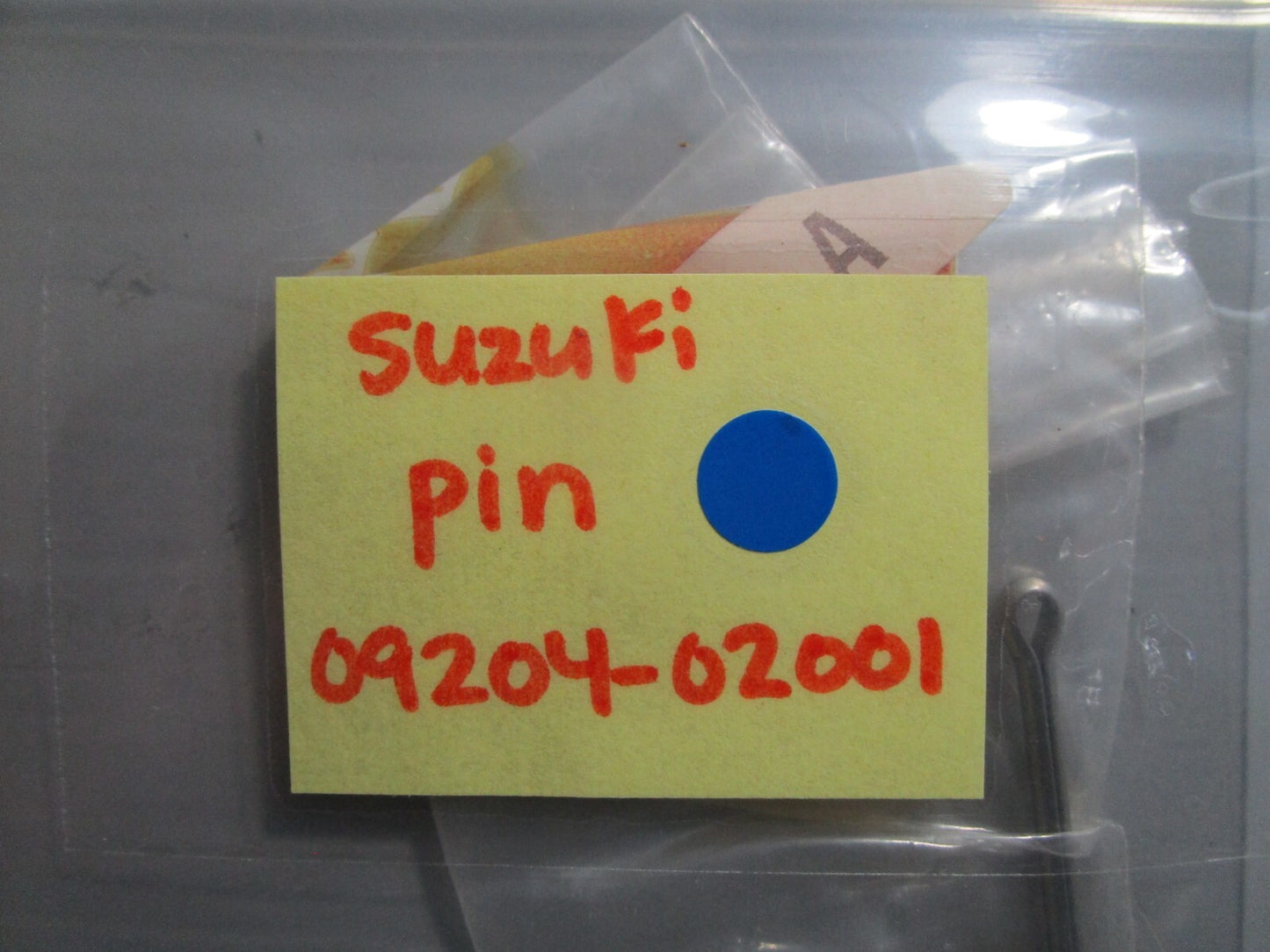 *NEW OEM* 0810 Suzuki Pin 09204-02001