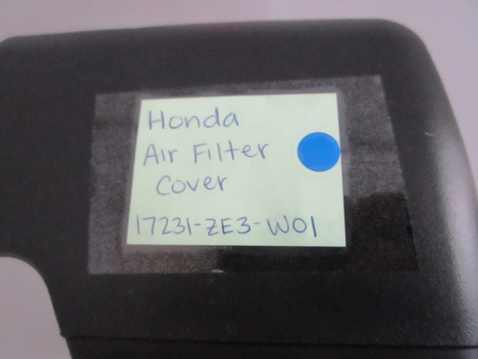 *NEW OEM* 0820 Honda Air Filter Cover 17231-ZE3-W01