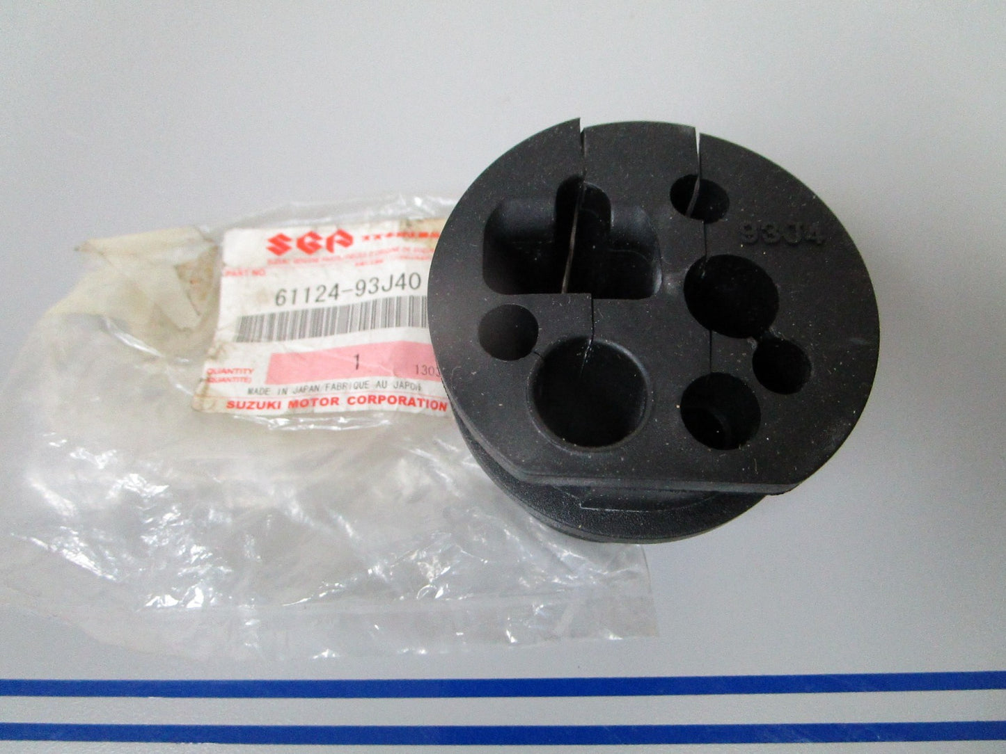 NEW OEM 61124-93J40 Suzuki Remocon Cable Grommet 0720