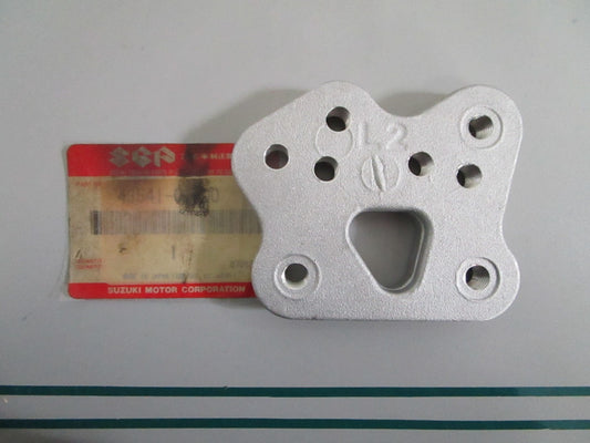 NEW OEM 43541-01H00 Suzuki Front Footrest Bracket 0820