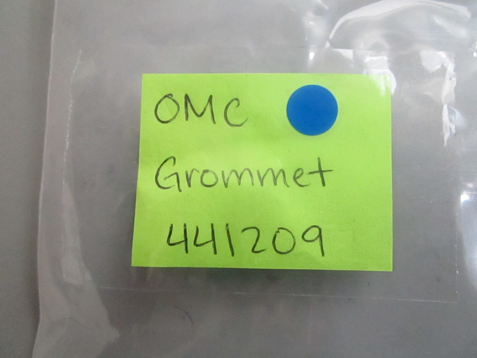 *NEW OEM* 0810 OMC Johnson Evinrude Grommet 441209 0441209