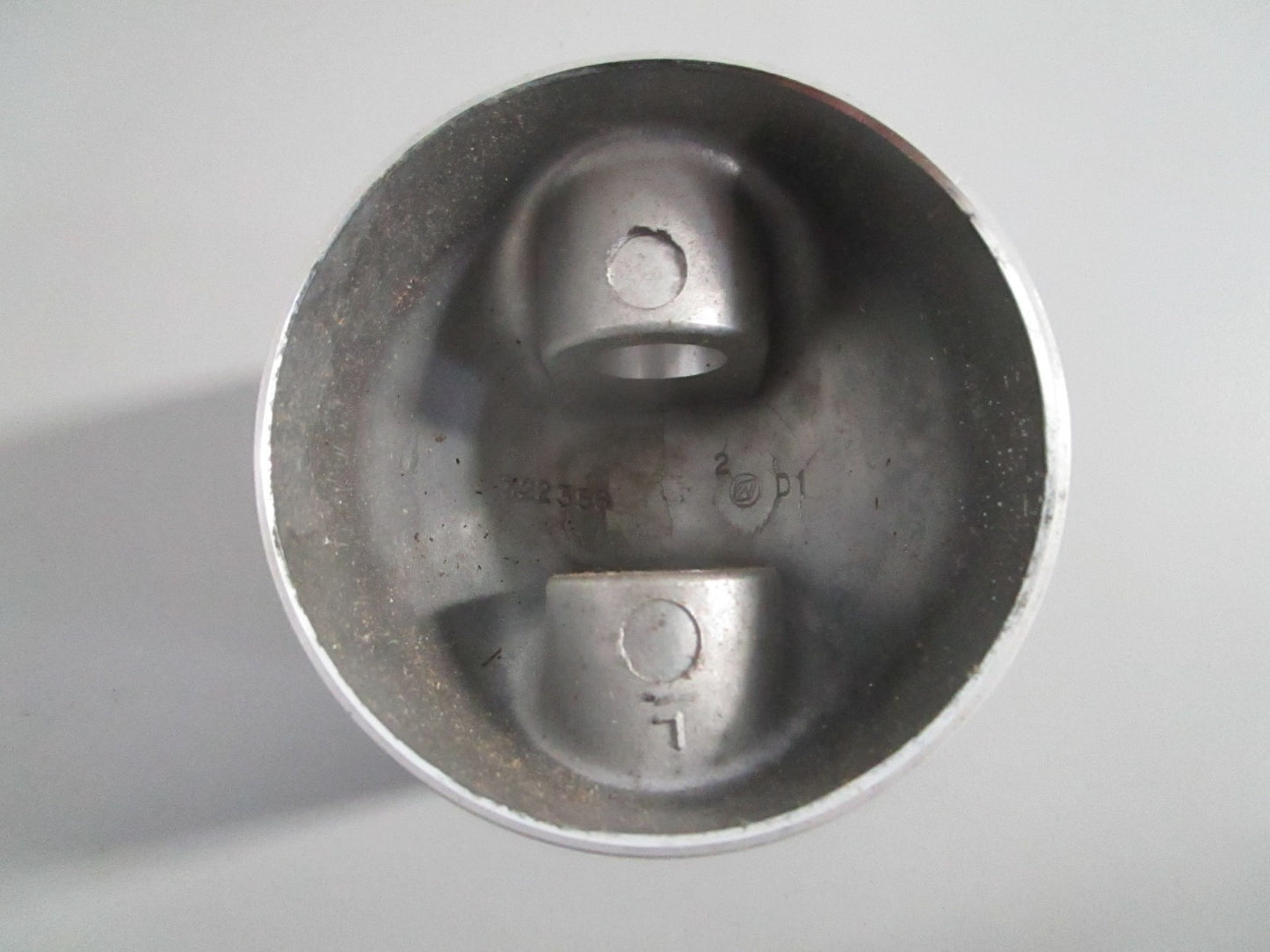 NEW OEM 396584 0396584 OMC Johnson Evinrude .030 Piston 0820