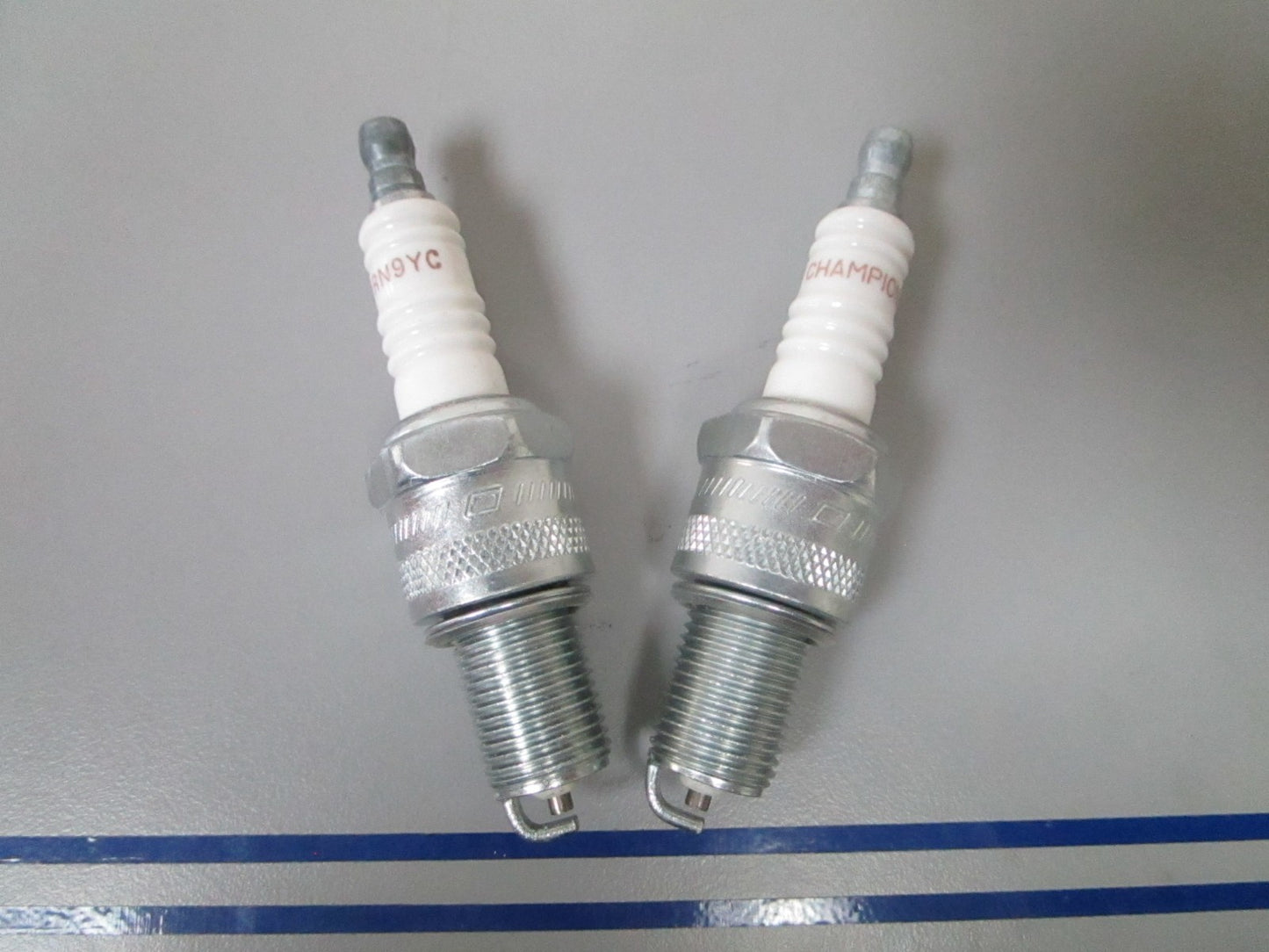 NEW (LOT OF 2) RN9YC Champion Spark Plug 0810