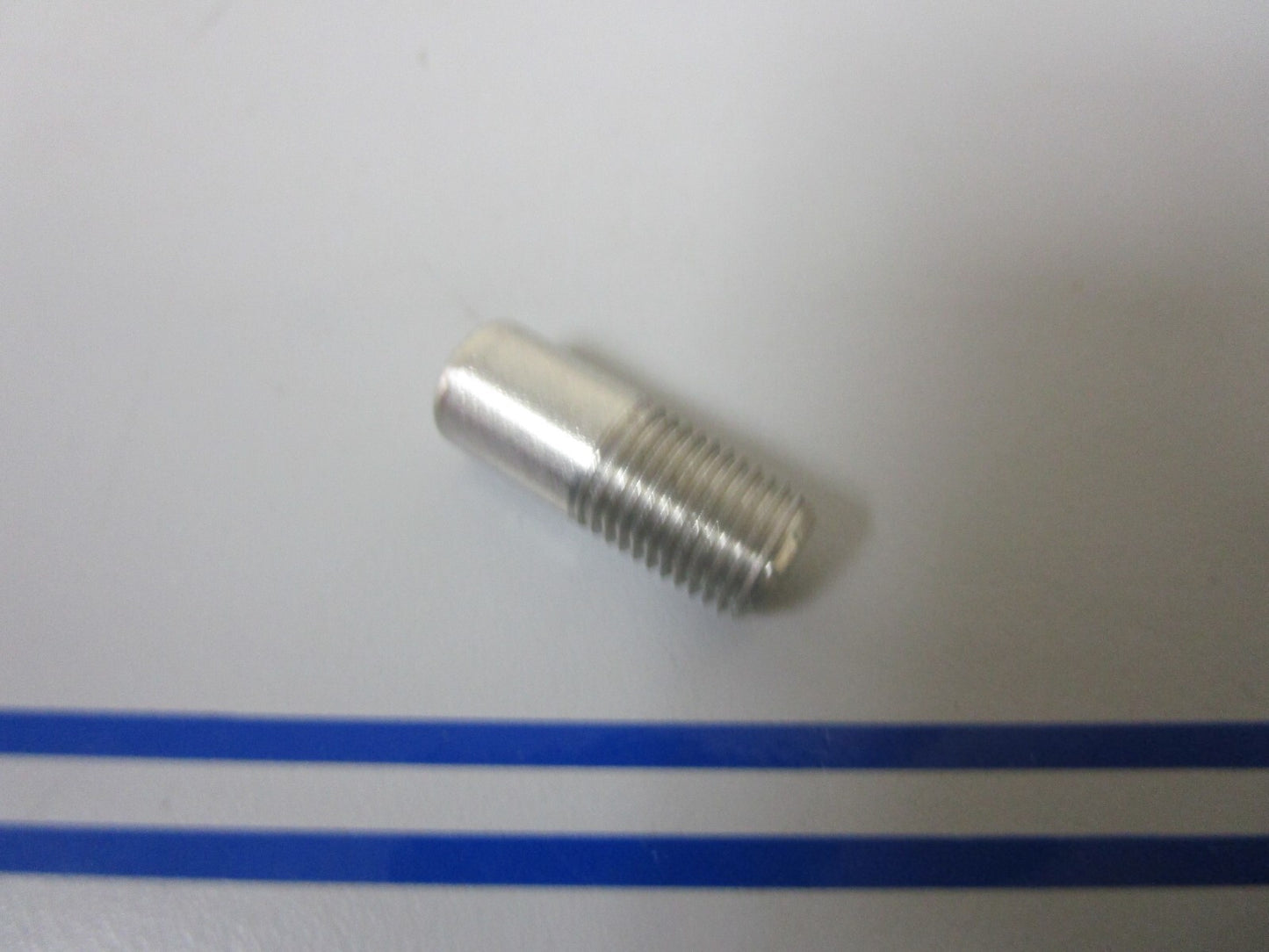 *NEW OEM* 0810 OMC Johnson Evinrude Stud 349741 0349741