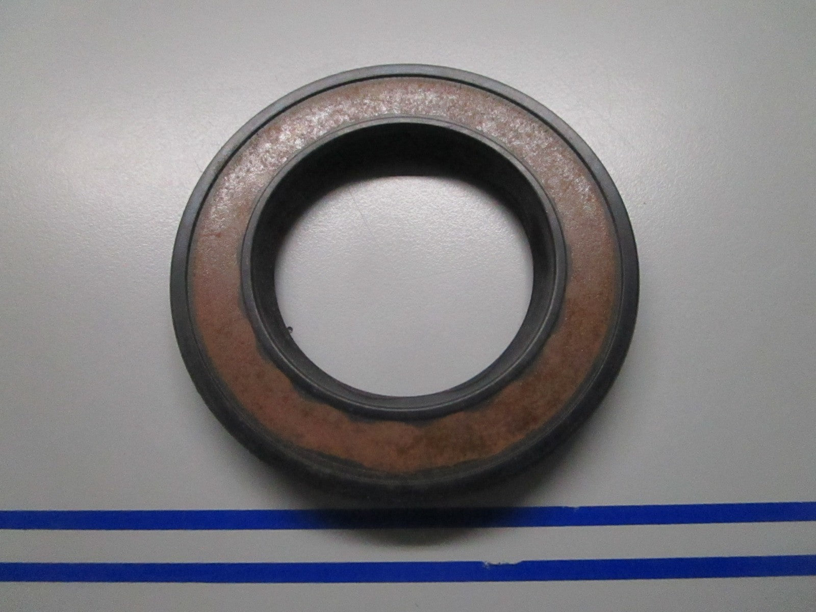 *NEW OEM* 0810 Volvo Penta Seal 853670