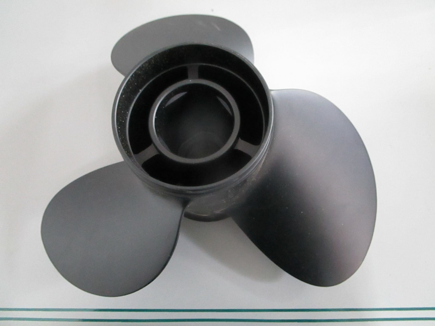 NEW OEM 9511-148-17 Solas E-Series 14.8 × 17 Rubex 3 Propeller 0820