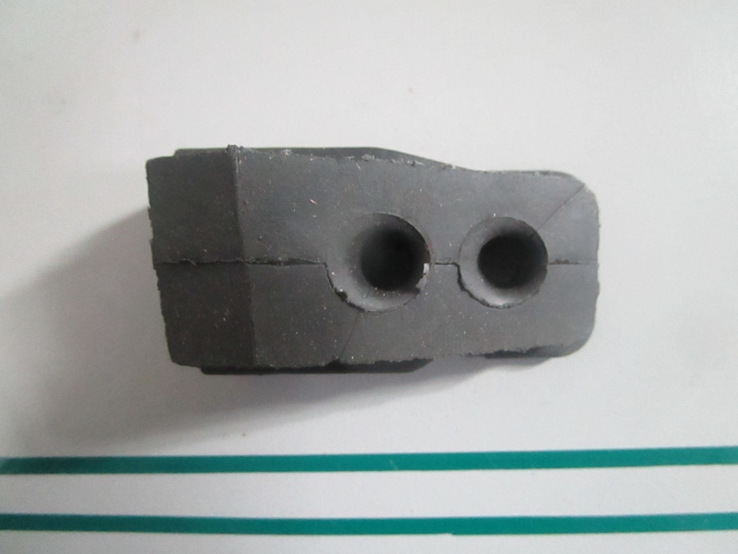 NEW OEM 318401 0318401 OMC Johnson Evinrude Grommet 0820