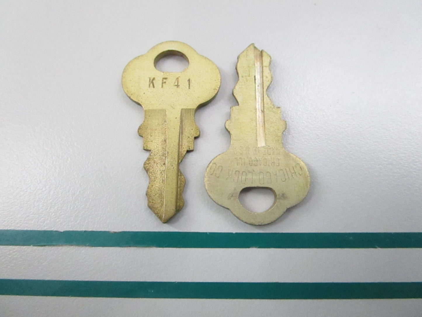 NEW OEM (LOT OF 2) 501556 0501556 OMC Johnson Evinrude KF 41 Ignition Key 0810