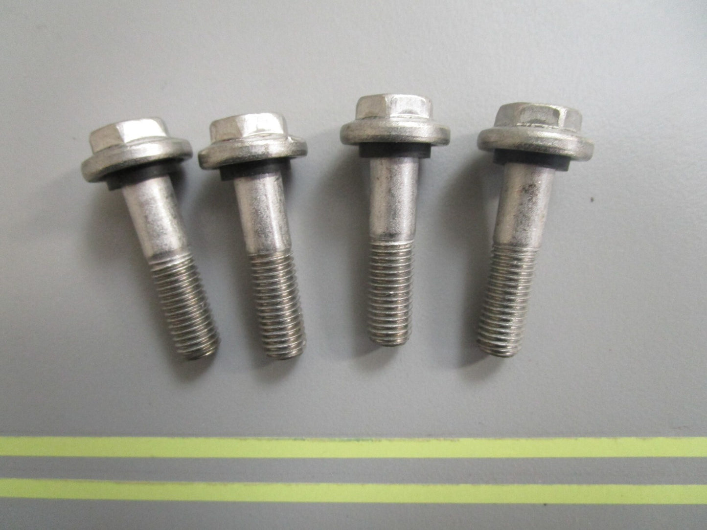 *NEW OEM* (LOT OF 4) 0810 OMC Johnson Evinrude Screw 317763 0317763