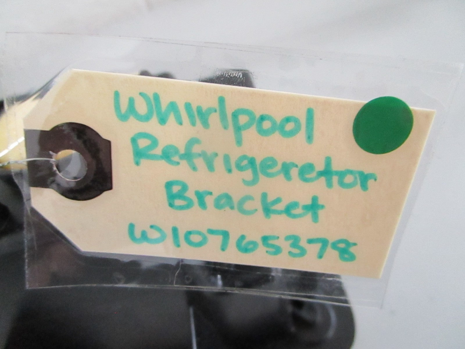 NEW OEM W10765378 Whirlpool Refrigeretor Bracket 0820