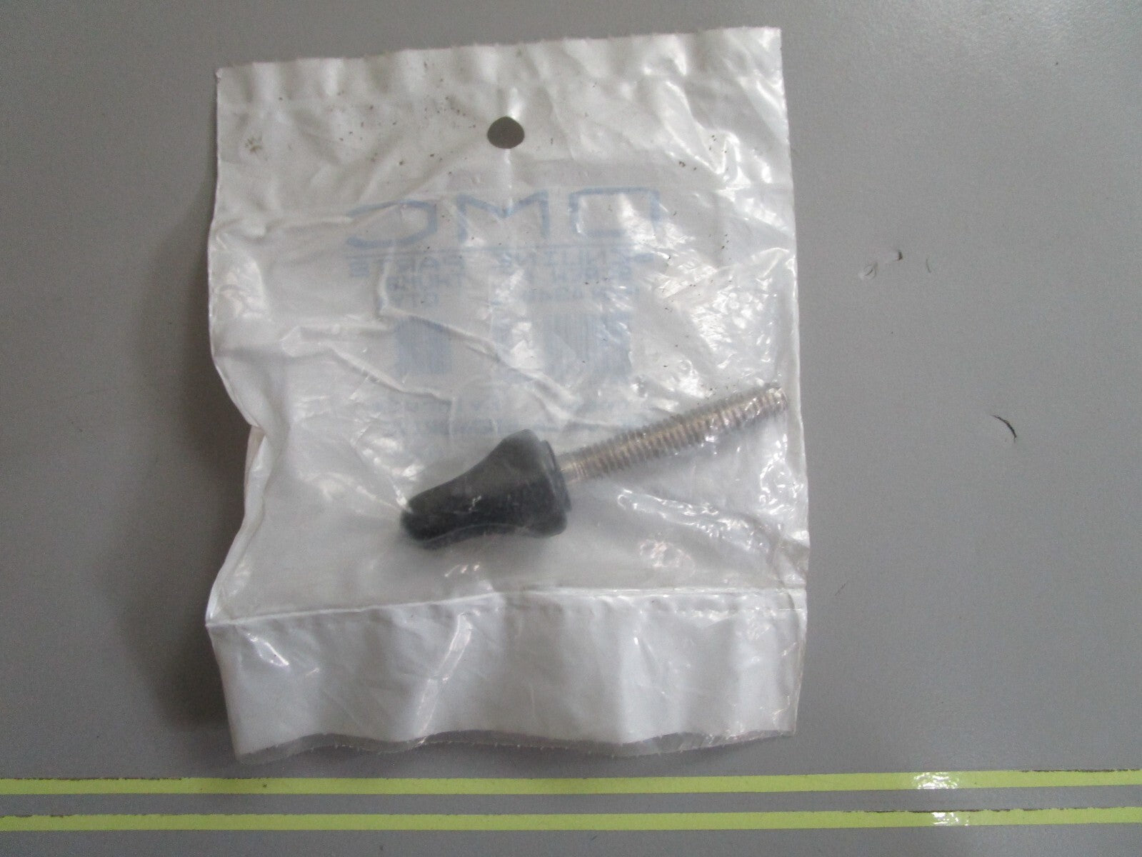 *NEW OEM* 0810 OMC Johnson Evinrude Thumb Screw Assembly 434081 0434081