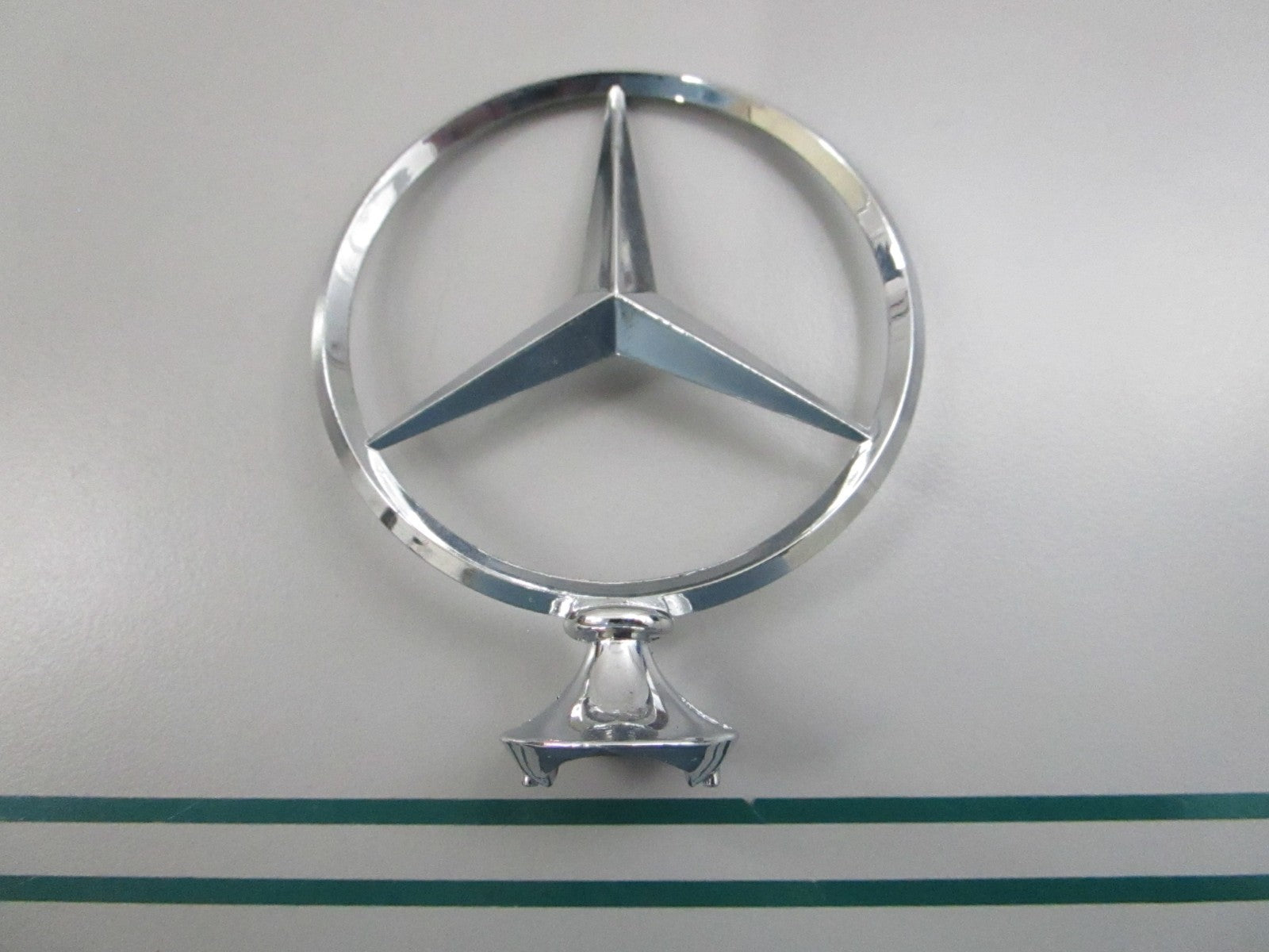 NEW OEM A1155860188 Mercedes-Benz Hood Ornament 0810