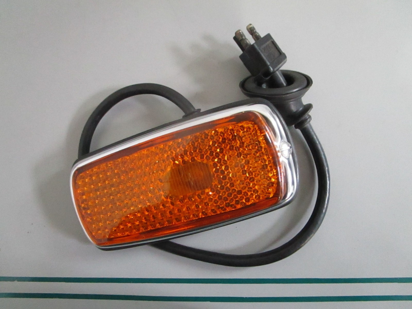 NEW OEM 0008260341 Mercedes-Benz LH Front Side Marker Light 0820
