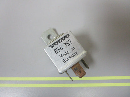 *NEW OEM* 0810 Volvo Penta Relay 854357