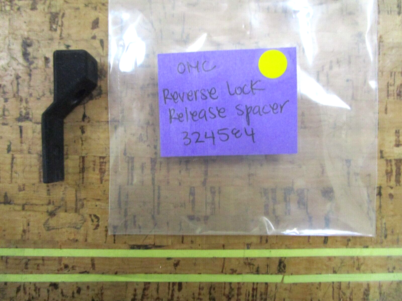 *NEW OEM* 0750 OMC Johnson Evinrude REVERSE LOCK  RELEASE SPACER 324584 0324584
