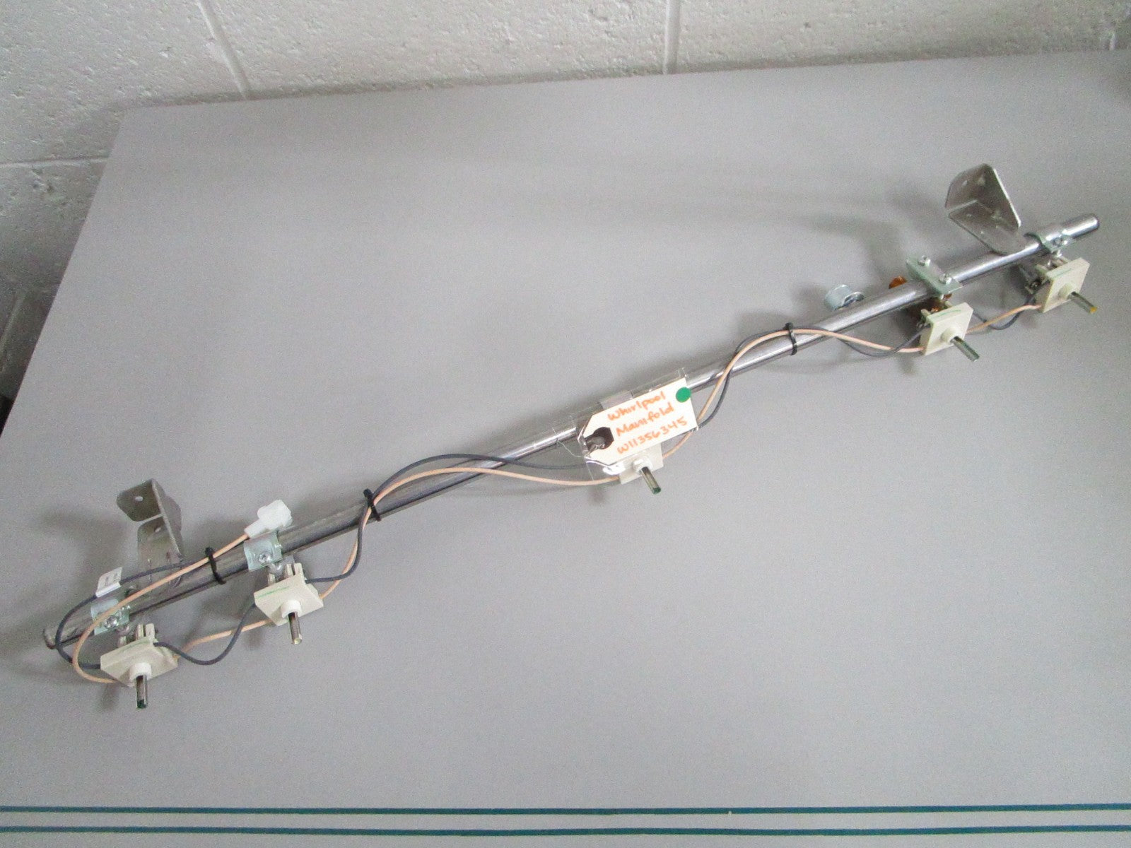 Whirlpool NEW OEM Range Manifold W11356345 NOS Genuine Factory Part 0820