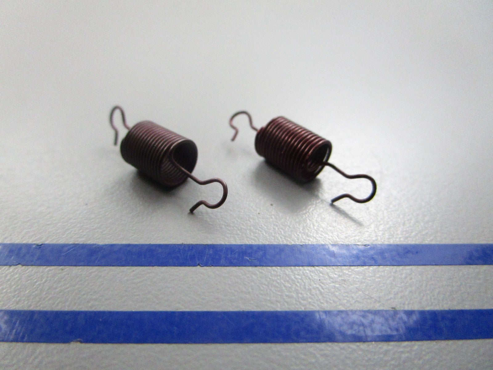 NEW OEM (LOT OF 2) 305011 0305011 OMC Johnson Evinrude Spring 0810