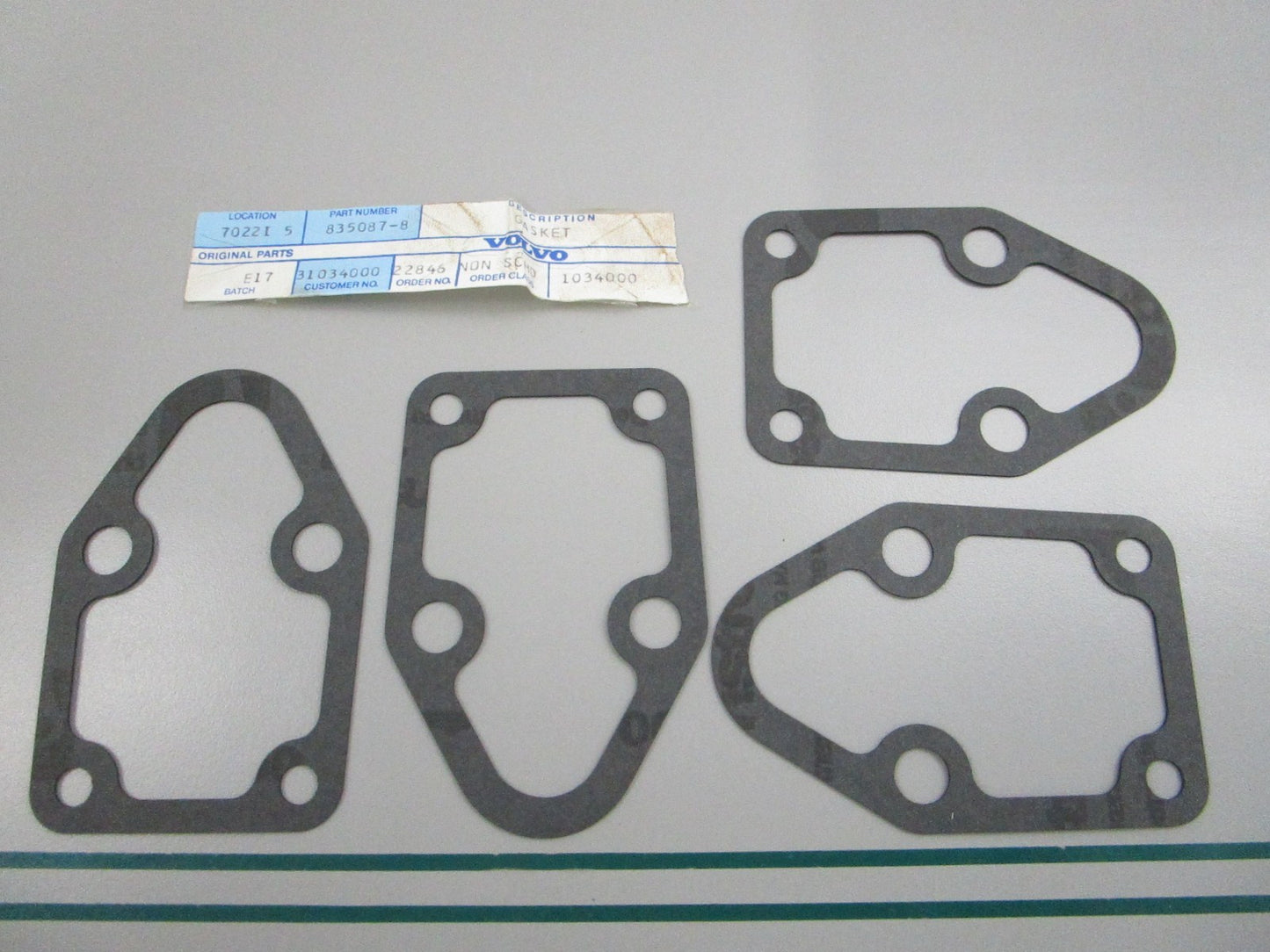 NEW OEM (LOT OF 4) 835087 Volvo Penta Gasket 0810