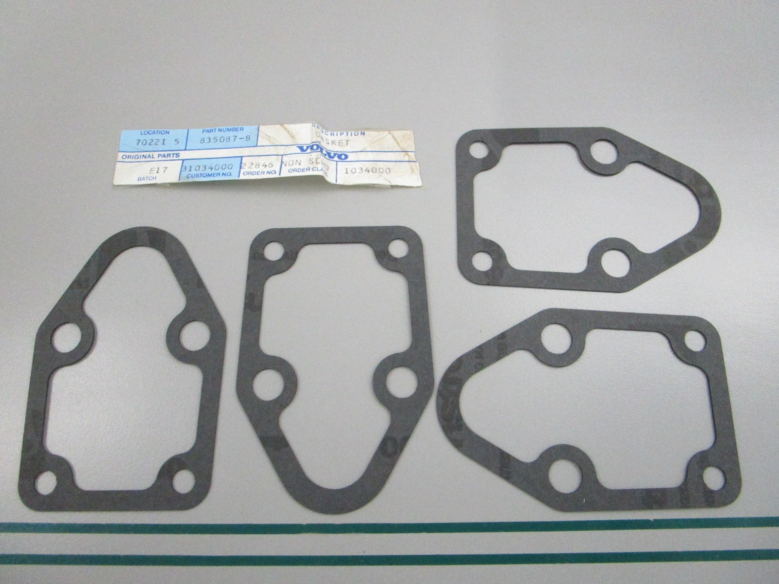 NEW OEM (LOT OF 4) 835087 Volvo Penta Gasket 0810